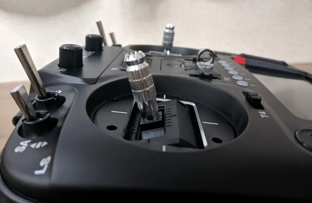 レビュー：Eachine TX16S マルチプロトコル送信機