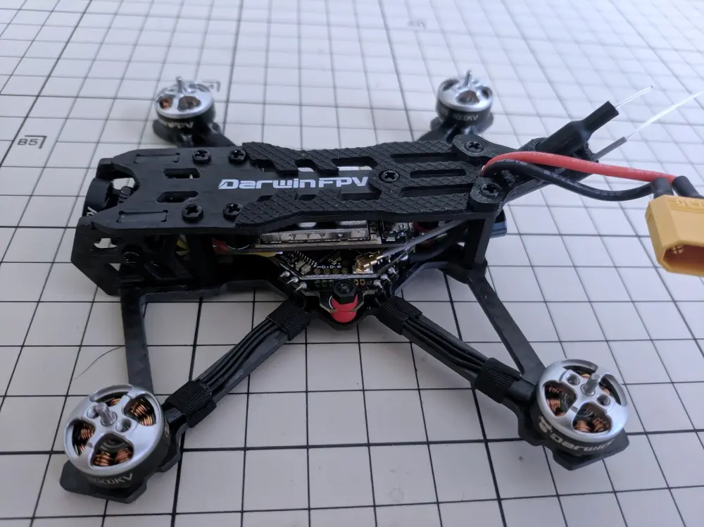 レビュー：【100g未満】DarwinFPV TinyAPE Freestyle 2.5インチのフリースタイル機